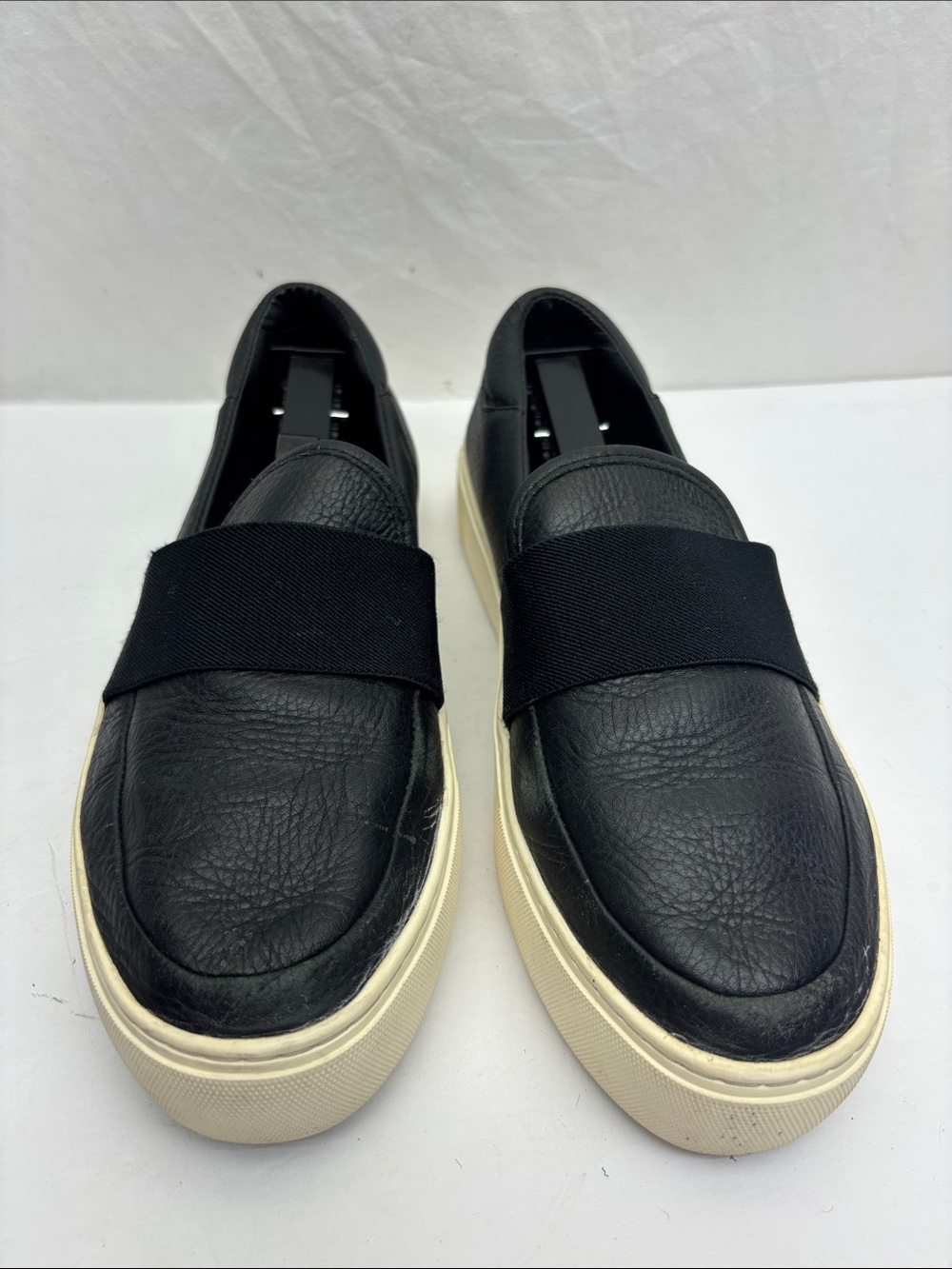 Ugg Slip on shoes for women’s SZ 9, box 52